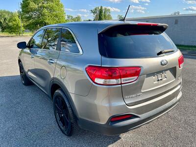 2017 Kia Sorento L   - Photo 5 - Evansville, IN 47711