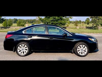 2017 Subaru Legacy 2.5i Premium   - Photo 2 - Evansville, IN 47711