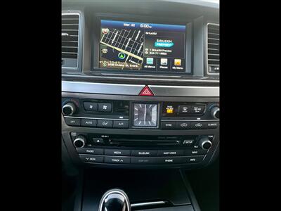 2015 Hyundai Genesis 3.8L - Photo 17 - Evansville, IN 47711