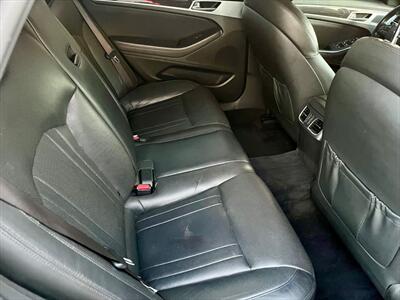 2015 Hyundai Genesis 3.8L - Photo 11 - Evansville, IN 47711