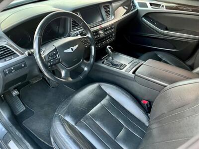 2015 Hyundai Genesis 3.8L - Photo 14 - Evansville, IN 47711