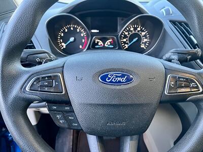 2017 Ford Escape SE   - Photo 15 - Evansville, IN 47711