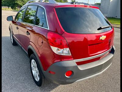 2012 Chevrolet Captiva Sport LS - Photo 5 - Evansville, IN 47711