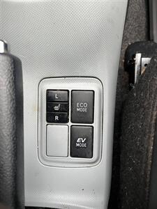 2013 Toyota Prius c One   - Photo 18 - Evansville, IN 47711