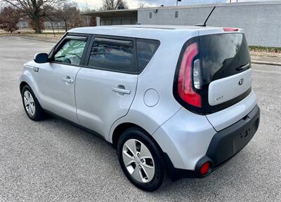 2016 Kia Soul   - Photo 3 - Evansville, IN 47711