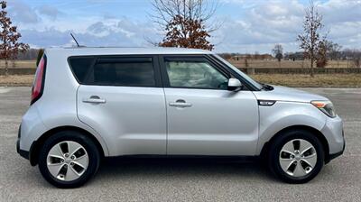2016 Kia Soul   - Photo 6 - Evansville, IN 47711