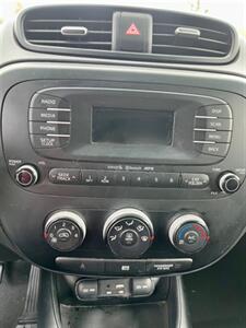 2016 Kia Soul   - Photo 16 - Evansville, IN 47711