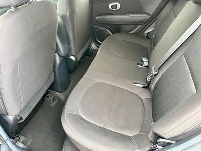 2016 Kia Soul   - Photo 12 - Evansville, IN 47711