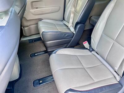 2017 Kia Sedona LX - Photo 12 - Evansville, IN 47711
