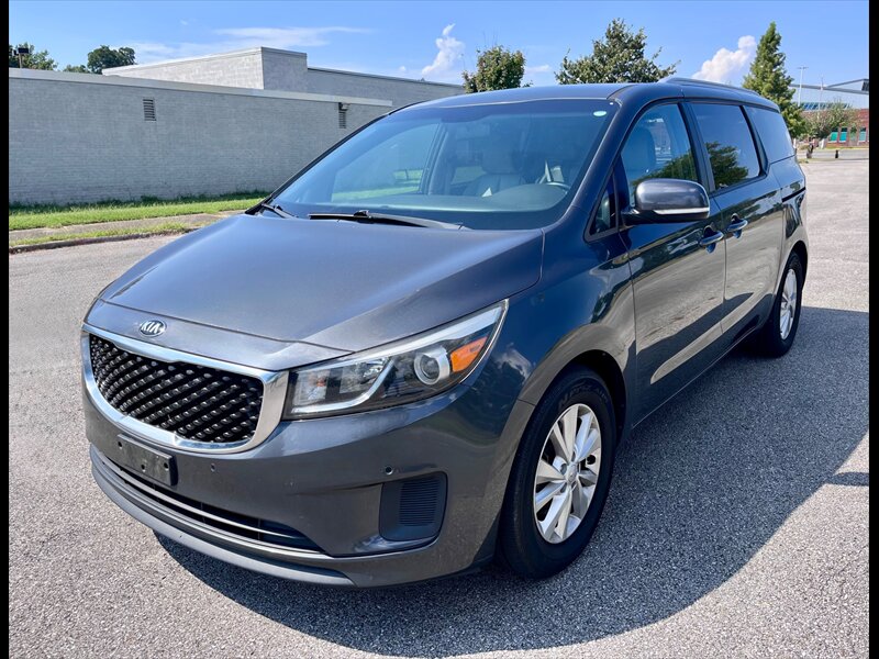 2017 Kia Sedona LX   - Photo 1 - Evansville, IN 47711