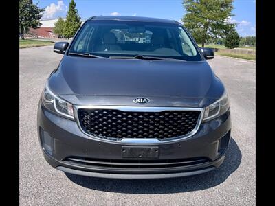 2017 Kia Sedona LX - Photo 8 - Evansville, IN 47711