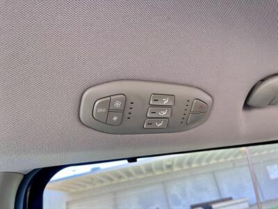 2017 Kia Sedona LX - Photo 15 - Evansville, IN 47711