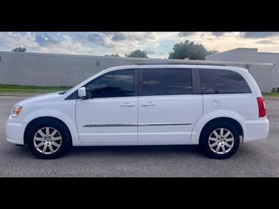 2015 Chrysler Town and Country Touring - Photo 2 - Evansville, IN 47711
