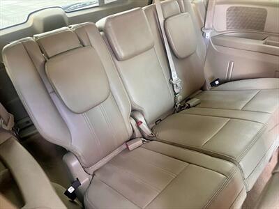 2015 Chrysler Town and Country Touring - Photo 11 - Evansville, IN 47711