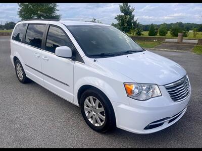 2015 Chrysler Town and Country Touring - Photo 7 - Evansville, IN 47711