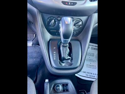 2018 Ford Transit Connect XLT   - Photo 15 - Evansville, IN 47711