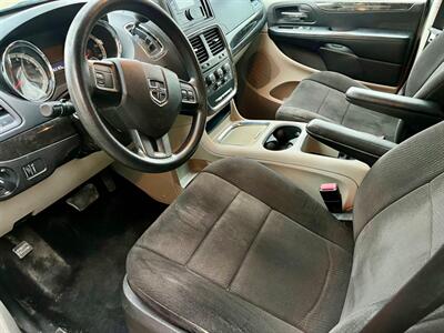 2012 Dodge Grand Caravan SXT   - Photo 15 - Evansville, IN 47711