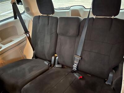 2012 Dodge Grand Caravan SXT   - Photo 13 - Evansville, IN 47711