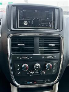 2012 Dodge Grand Caravan SXT   - Photo 17 - Evansville, IN 47711