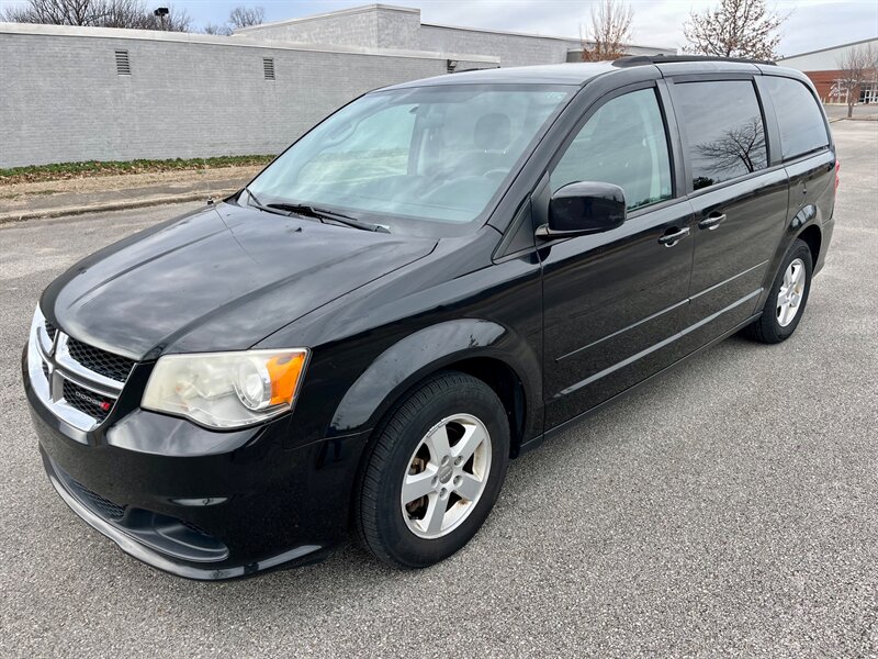 2012 Dodge Grand Caravan SXT   - Photo 1 - Evansville, IN 47711