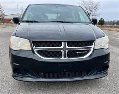 2012 Dodge Grand Caravan SXT   - Photo 8 - Evansville, IN 47711