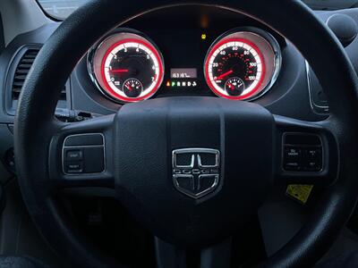 2012 Dodge Grand Caravan SXT   - Photo 16 - Evansville, IN 47711