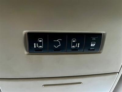 2012 Dodge Grand Caravan SXT   - Photo 19 - Evansville, IN 47711