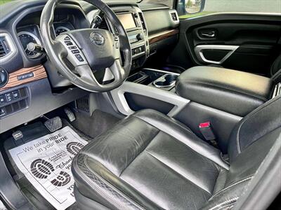 2017 Nissan Titan SL - Photo 11 - Evansville, IN 47711