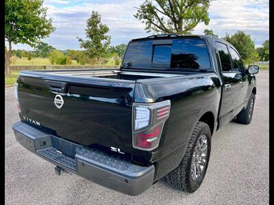 2017 Nissan Titan SL - Photo 3 - Evansville, IN 47711
