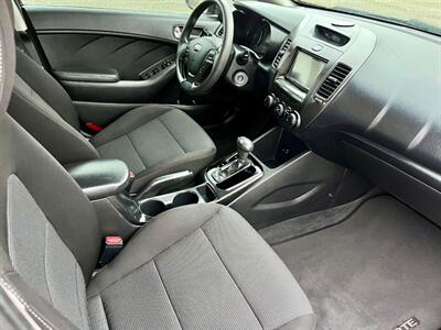 2017 Kia Forte LX   - Photo 10 - Evansville, IN 47711