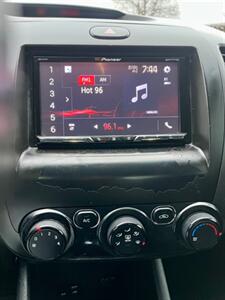 2017 Kia Forte LX   - Photo 17 - Evansville, IN 47711