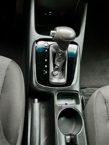 2017 Kia Forte LX   - Photo 18 - Evansville, IN 47711