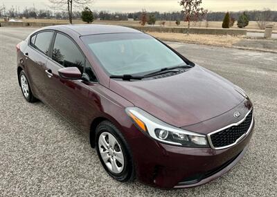 2017 Kia Forte LX   - Photo 8 - Evansville, IN 47711