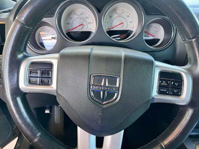 2014 Dodge Challenger SXT - Photo 16 - Evansville, IN 47711
