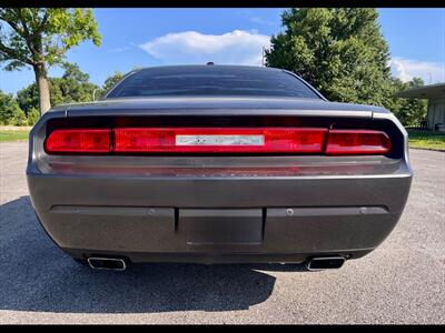 2014 Dodge Challenger SXT - Photo 4 - Evansville, IN 47711