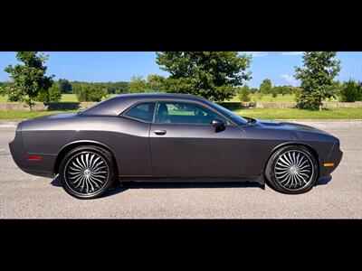 2014 Dodge Challenger SXT - Photo 1 - Evansville, IN 47711