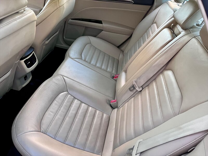 2016 Ford Fusion SE - Photo 9