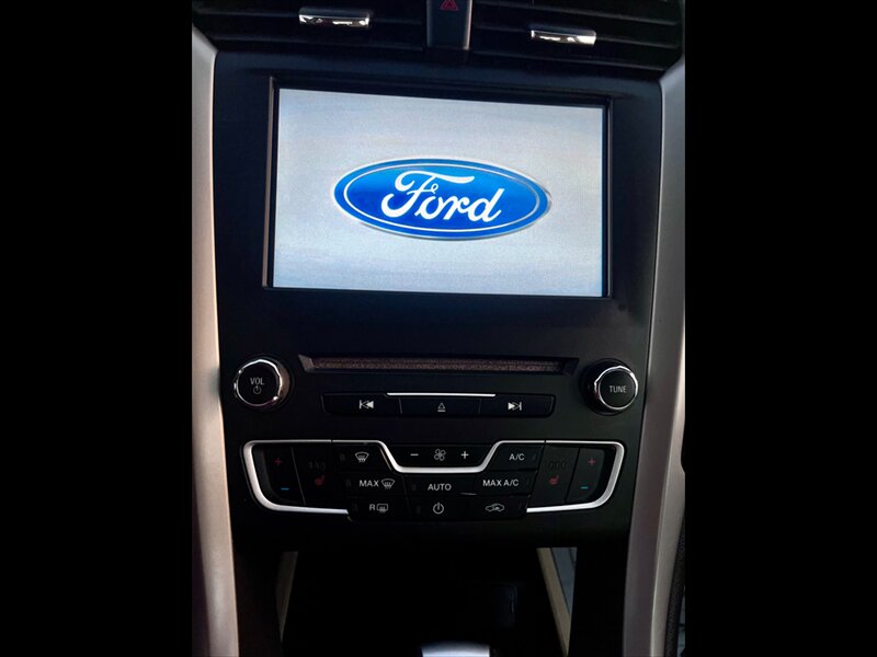 2016 Ford Fusion SE - Photo 13