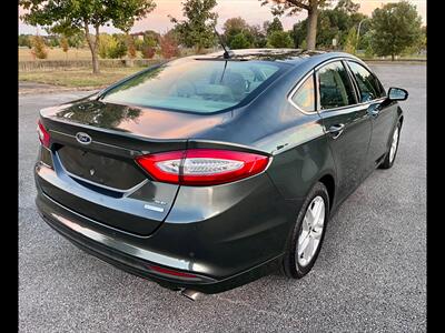 2016 Ford Fusion SE   - Photo 3 - Evansville, IN 47711