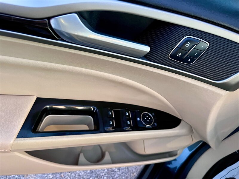 2016 Ford Fusion SE - Photo 10