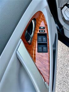 2010 Toyota Camry XLE V6   - Photo 12 - Evansville, IN 47711