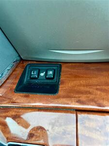 2010 Toyota Camry XLE V6   - Photo 20 - Evansville, IN 47711