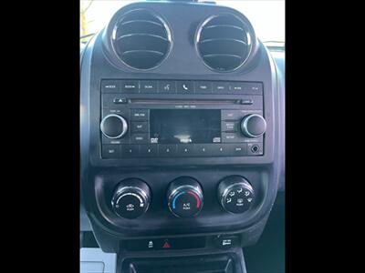 2011 Jeep Compass Sport   - Photo 16 - Evansville, IN 47711