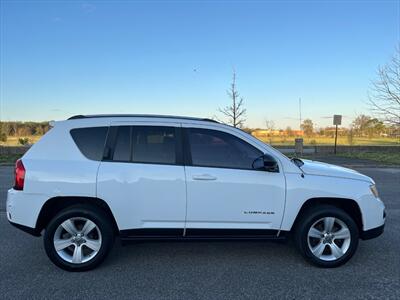 2011 Jeep Compass Sport   - Photo 2 - Evansville, IN 47711