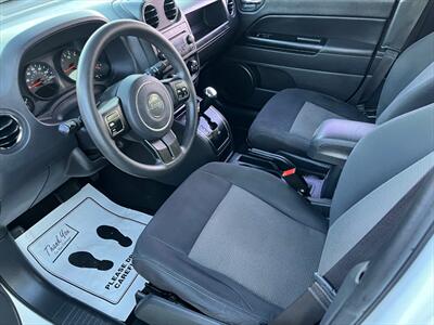 2011 Jeep Compass Sport   - Photo 13 - Evansville, IN 47711