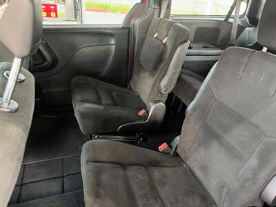 2015 Dodge Grand Caravan American Value Package   - Photo 11 - Evansville, IN 47711