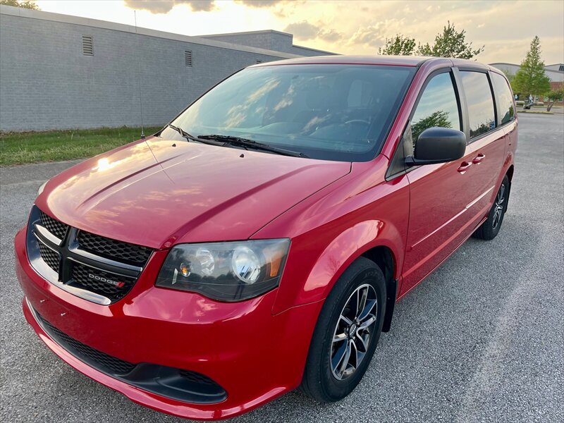 2015 Dodge Grand Caravan American Value Package   - Photo 1 - Evansville, IN 47711