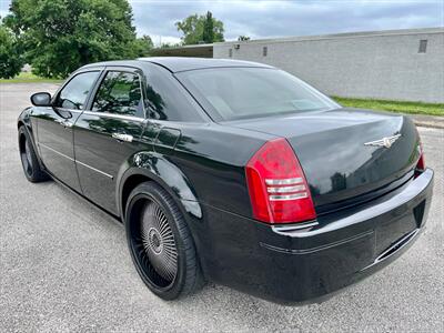 2006 Chrysler 300 C - Photo 3 - Evansville, IN 47711