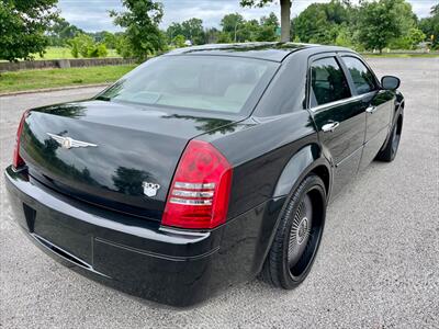 2006 Chrysler 300 C - Photo 5 - Evansville, IN 47711