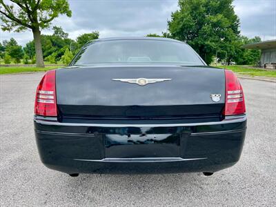 2006 Chrysler 300 C - Photo 4 - Evansville, IN 47711